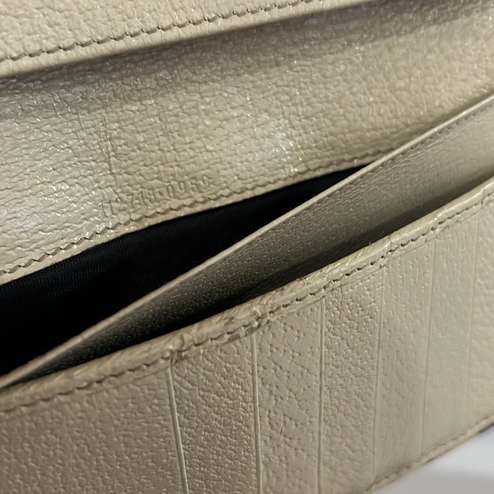 Gucci Wallet - Picture 9 of 17